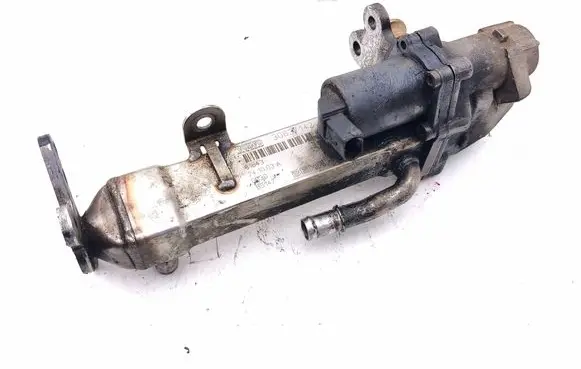Volvo XC90 EGR valve cooler 30637142 81643 B514J