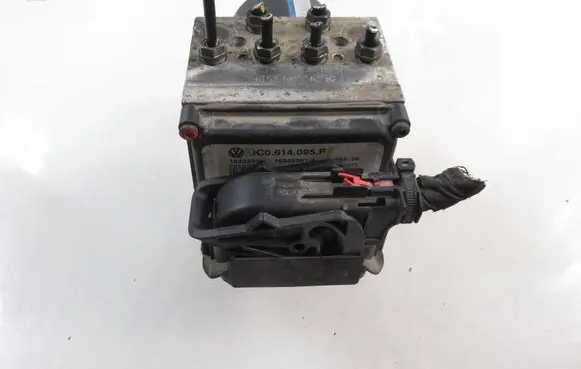 Volkswagen PASSAT B6 ABS Pump 3C0614095P 16332401