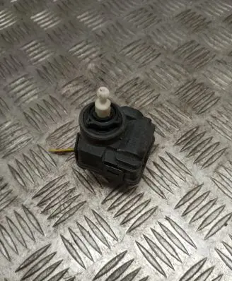 Headlight level adjustment motor
