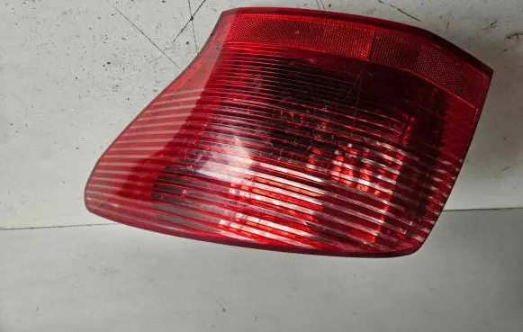 Peugeot 407 Rear/tail lights 25618011