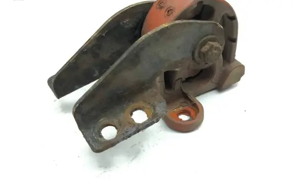 Maserati Quattroporte Muffler mount bracket/holder 60679473