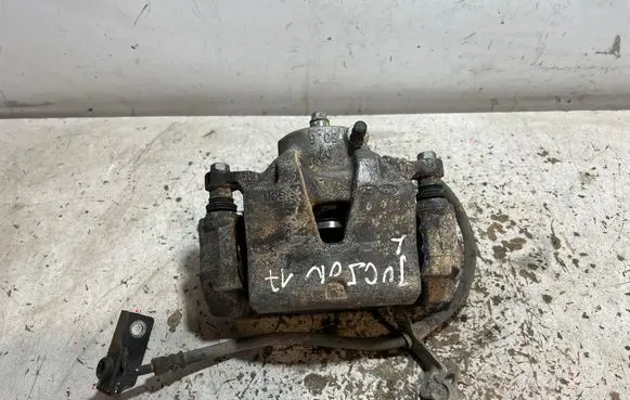 Hyundai Tucson TL Front brake caliper