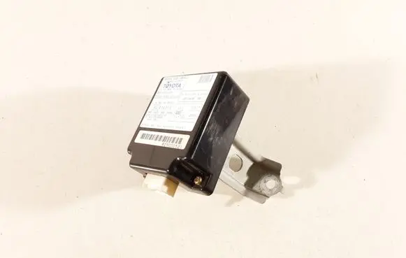 Toyota Yaris Door central lock control unit/module 8974152020 619825000