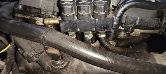 Chrysler Voyager LP gas injector 10R030268