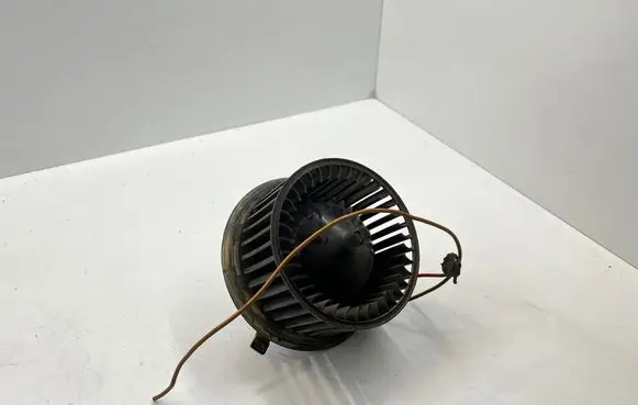 Volkswagen Golf III Heater fan/blower 1H1819021