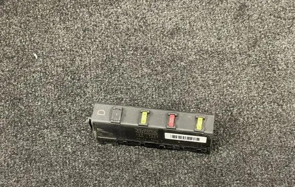 Toyota Prius (XW30) Fuse module 8264171010