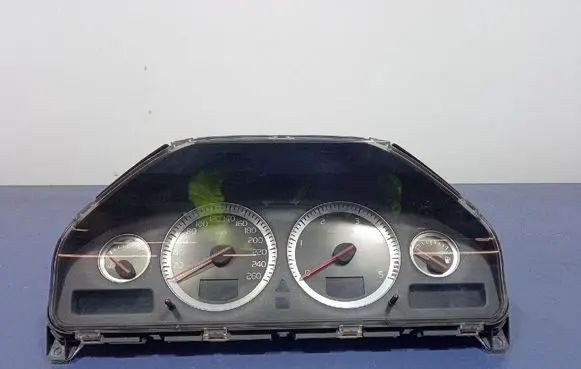 Volvo XC90 Speedometer (instrument cluster) 30765607