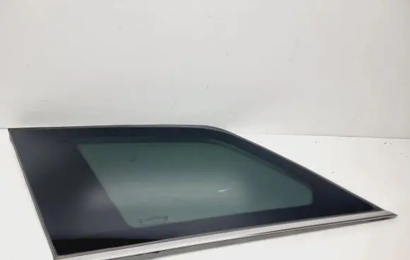 Peugeot 5008 II Rear side window 9812842380