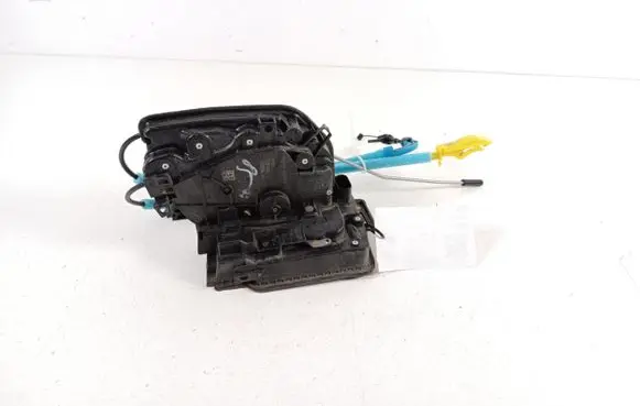 BMW 2 F46 Front door lock 7281935