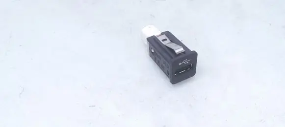 BMW 3 E90 E91 USB socket connector 9167196