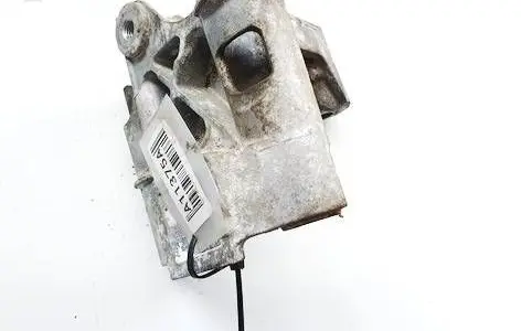 Nissan NV200 Engine mounting bracket 038120