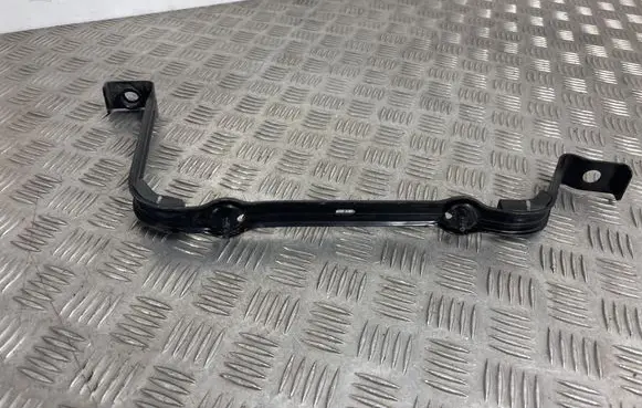 Fuel tank mounting bracket