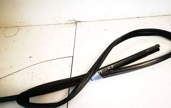 Opel Zafira A Rubber seal front coupe door 