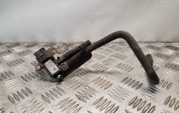 Audi A1 Exhaust gas pressure sensor 059906051C