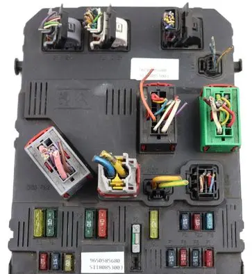 Citroen C3 Fuse module 9650585680 S118085300J