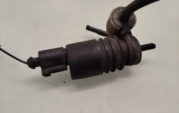 Audi A4 S4 B7 8E 8H Windscreen/windshield washer pump 1T0955651A
