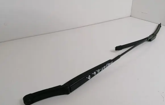 Volkswagen PASSAT B6 Windshield/front glass wiper blade 3C1955410B
