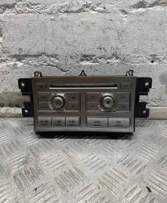 Jaguar XF X250 Climate control unit 8X2318C858AG 28189489