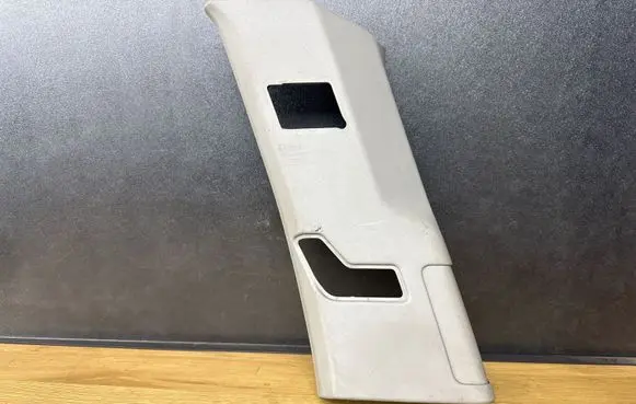 Volvo XC90 (C) pillar trim 