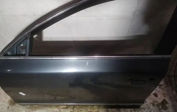 Skoda Superb B6 (3T) Front door glass trim molding 