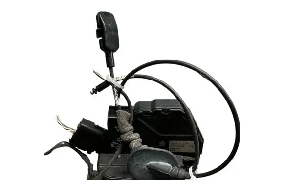Renault Clio IV Front door lock 805014017R