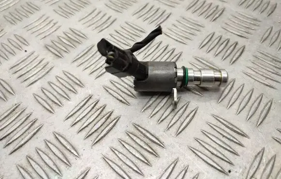 Ford Fiesta Oil pressure sensor CM5G6C880DA