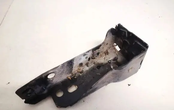Volkswagen PASSAT B4 Front bumper mounting bracket 3a0807133c
