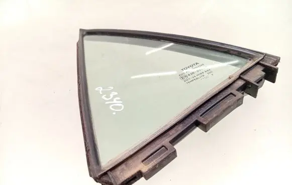 Toyota Auris 150 Rear vent window glass 6818902090