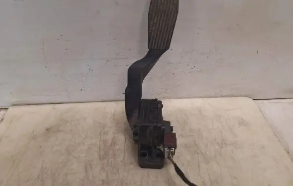 Opel Zafira A Accelerator throttle pedal 9202341