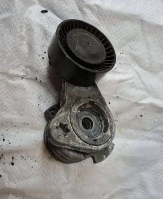 BMW 3 E90 E91 Alternator belt tensioner 8624196