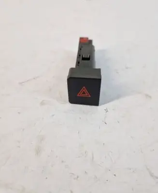 Chevrolet Captiva Hazard light switch 202005304