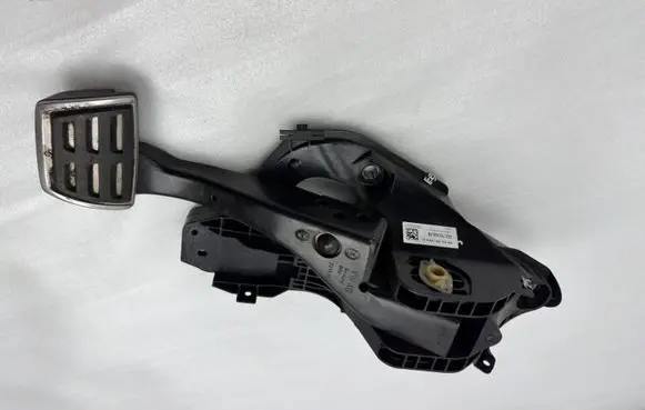 Volkswagen Tiguan Brake pedal 5Q2723058AB 5Q2723058