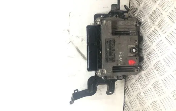 Hyundai i30 Engine control unit/module 0281030864 391122A980 1039S68322