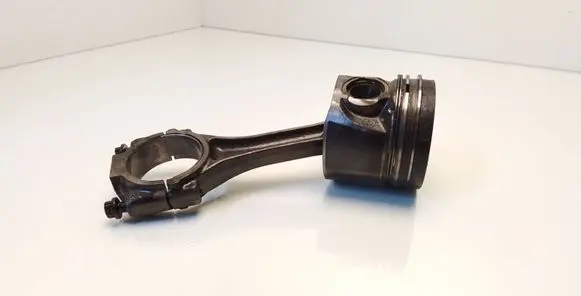 Volkswagen Bora Piston with connecting rod