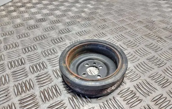 Volkswagen Golf V Crankshaft pulley 03g105243