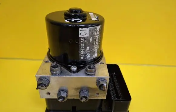 Volkswagen Caddy ABS Pump 1K0907379AC
