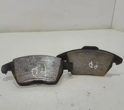 Volkswagen Touran I Brake pads (front) 