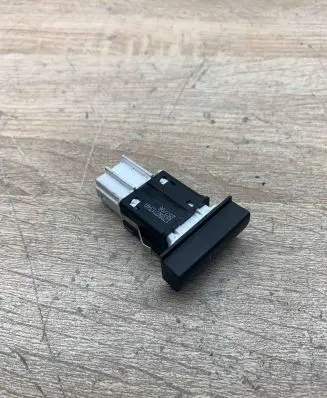 Skoda Octavia Mk2 (1Z) ESP (stability program) switch 1Z0927134A