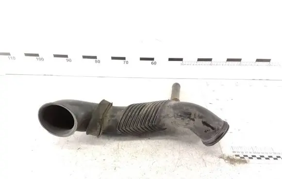 Volkswagen Touareg I Air intake duct part 7L6129609E