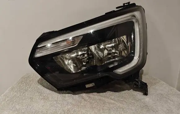Renault Master III Headlight/headlamp 260607867R 366900804 0021113004