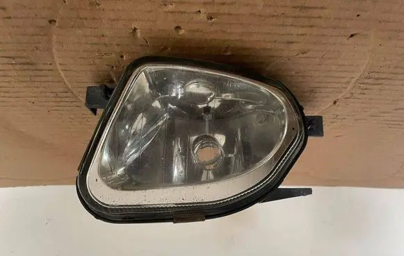 Mercedes-Benz E W211 Front fog light a2118200556