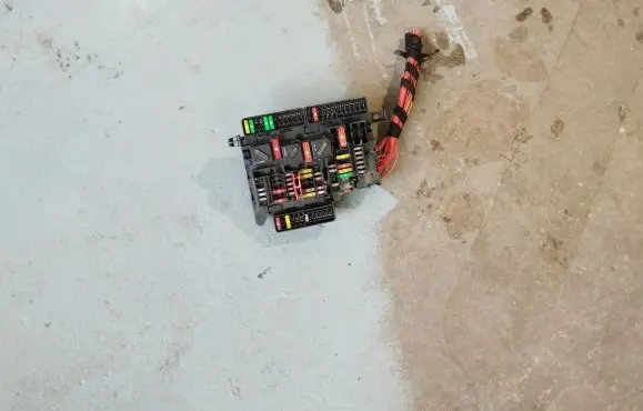 BMW X1 F48 F49 Fuse module 927035501