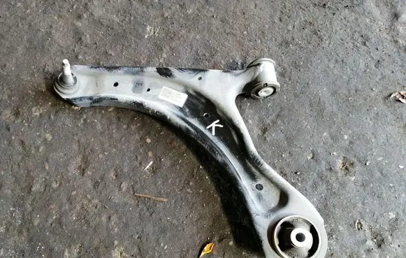 Buick Encore GX I Front lower control arm/wishbone 42742494 688329122