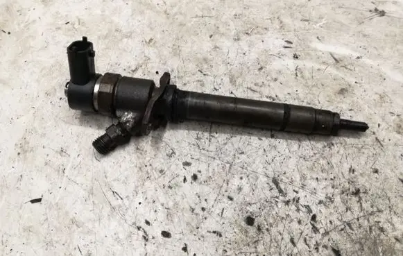 Volvo S60 Fuel injector 04451100788658351