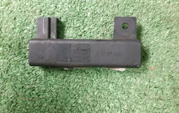 Volkswagen Touareg I Keyless (KESSY) go control unit/module 3D0909141E