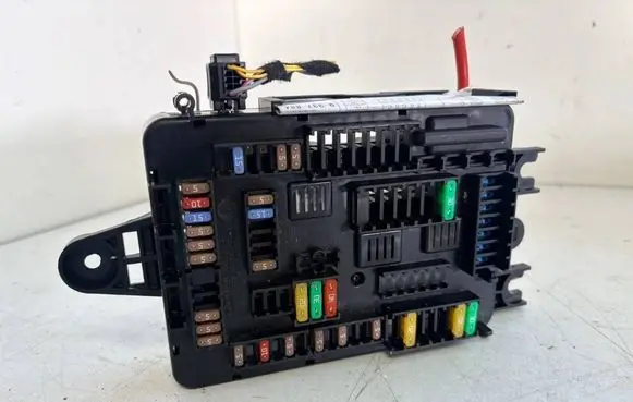BMW 1 F20 F21 Fuse module 9337881 19447000001 04022015