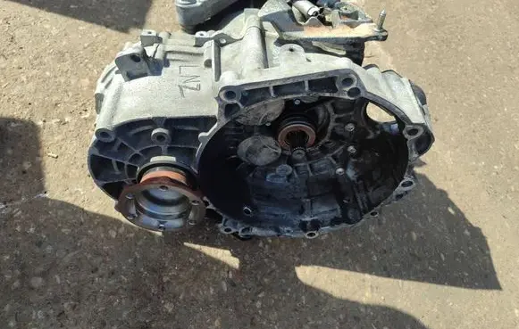 Volkswagen PASSAT B7 Manual 6 speed gearbox LNZ