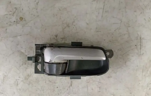 Suzuki Grand Vitara I Front door interior handle