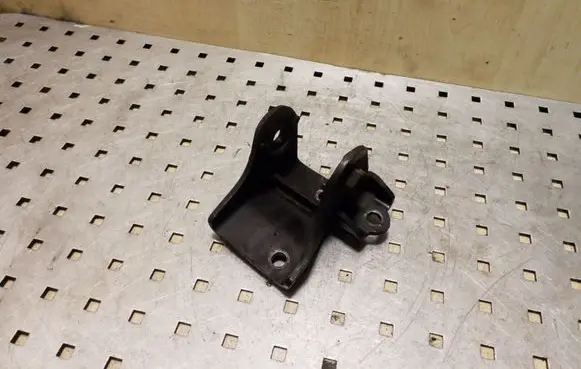 Hyundai i40 Gearbox mounting bracket