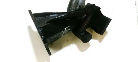 Nissan Navara D40 Engine mount bracket 11220eb300